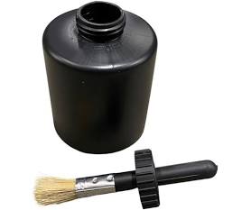 HOOF BRUSH AND BOTTLE BLACK